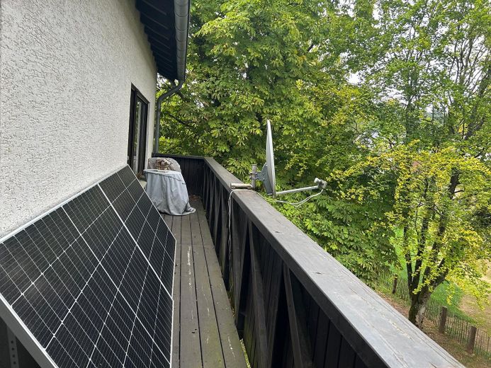 Casa unifamiliare ben tenuta con grande potenziale e terreno edificabile aggiuntivo a 54570 Neroth – Balkon