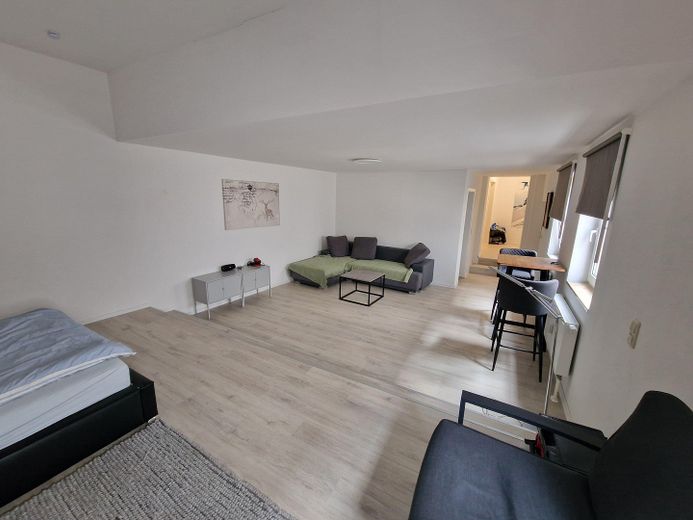 Großzügiges Apartment in Landau Isar – Wohnbereich