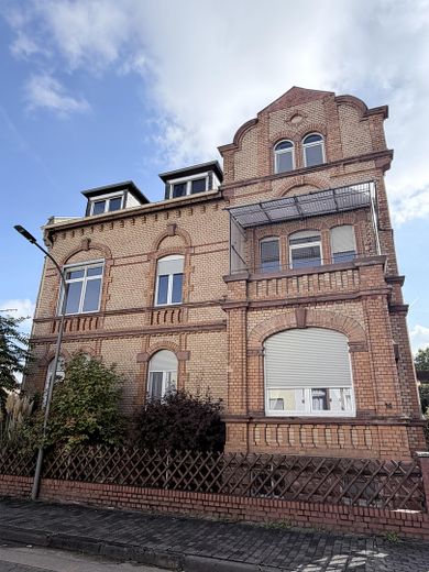 Großzügige Wohnung in stilvoller Altbauwohnung mit Balkon & Garten – Foto 1