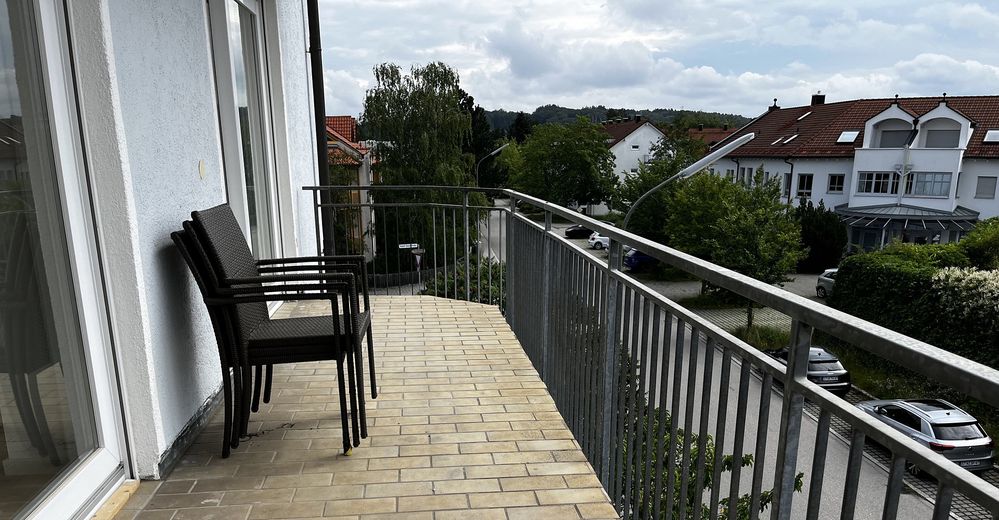 TOP STUDIO-Wohnung IDEAL Büro+Wohnen(3+4.Stock,7 Räume,gr.Balkon,) Panoramaalpenblick (GF ca. 185m2) – Große Balkonterasse 9,20mx1,70