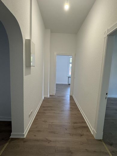 Schöne vier Zimmer Altbauwohnung – Flur (Ansicht 2)