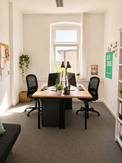 Rooms directly at Neuruppin train station – Büro 1