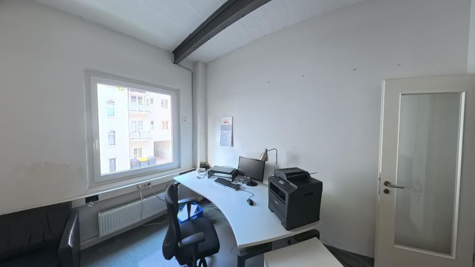 Office and Warehouse in Cologne-Mülheim – Büro OG