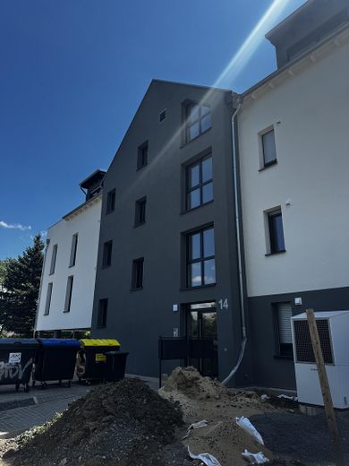 Wohnen mit Stil: 2-Zimmer-Neubauwohnung mit Balkon – ca. 57 m² in Fümmelse – Vorderansicht aktuell