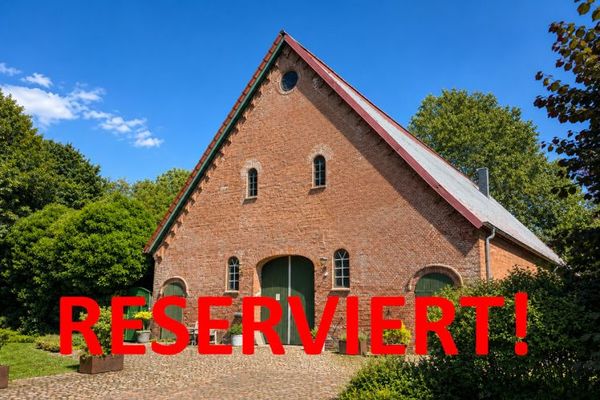 ToHuus Immobilien: Kuzey Denizi setinin görüş alanında, yaklaşık 15.000 m² arsa üzerinde harika bir Resthof ...