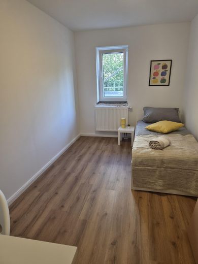 Zimmer in 3er WG im Erdgeschoss, voll ausgestattet, München Moosach – Foto 1