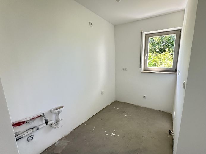 Erstbezug nach Sanierung – 3-Raum-Wohnung mit Terrasse & Garten – Küche