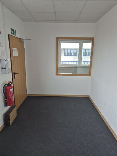 187 qm Büro/Gewerbewohnung in guter Geschäftslage zu vermieten – Flur/Eingang