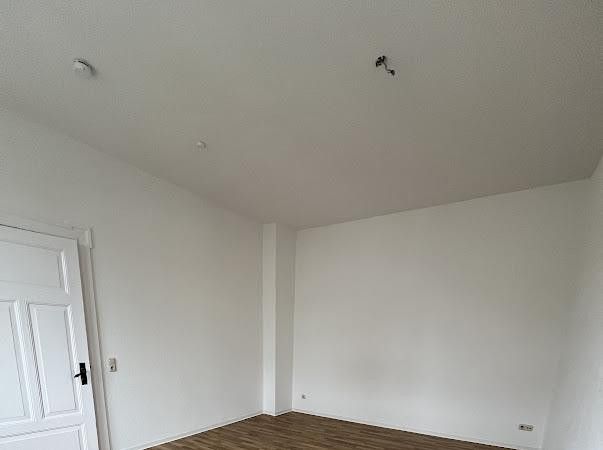 3-Raumwohnung mit PKW-Stellplatz, Küche und Keller – Foto 3