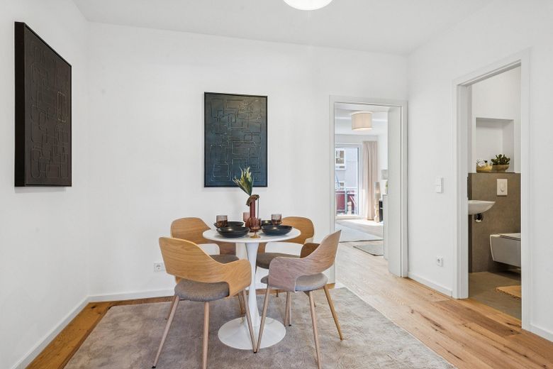 PROVISIONSFREI - FRISCH SANIERTE 3-ZIMMER-WOHNUNG MIT BALKON & EICHENPARKETT – Flur