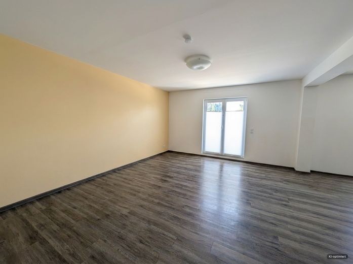 Schöne 3-Zimmer-Erdgeschosswohnung mit Terrasse und EBK – ca. 110 m² neuwertig – Foto 6
