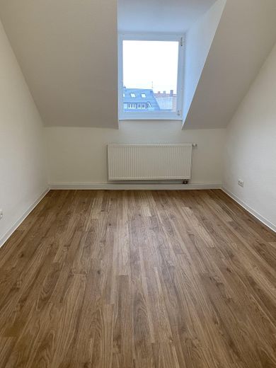 Wunderschöne 3-Zimmer Dachgeschosswohnung in KA-Oststadt – Zimmer 2