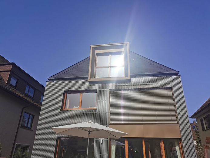 Exklusive, ruhige Wohnung in guter Lage – Gartenansicht