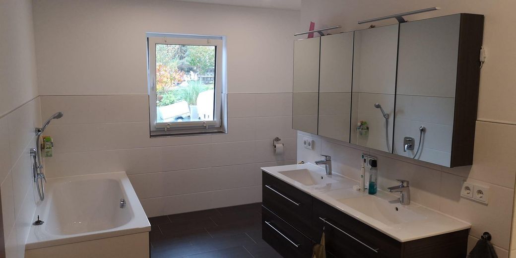 Sehr schöne Doppelhaushälfte mit niedrigen Energiekosten – Foto 28