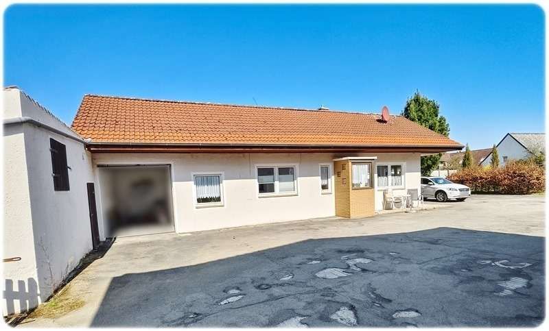 Uetze: 2 Häuser = 3 Wohnungen, 3 Garagen + Carport + potentielles Bauland im Garten – Einfamilienhaus