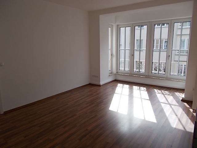 Großzügige 2-Zimmer mit Laminat und Wannenbad in guter Lage – DSCN1046