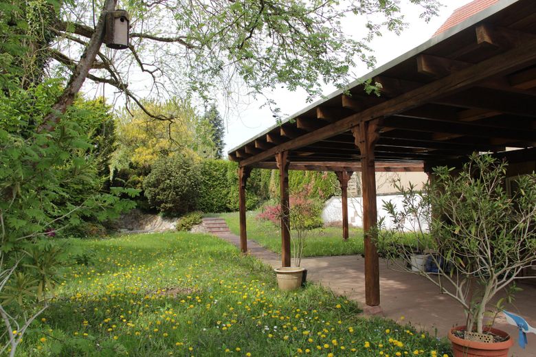 Garten mit Pergola
