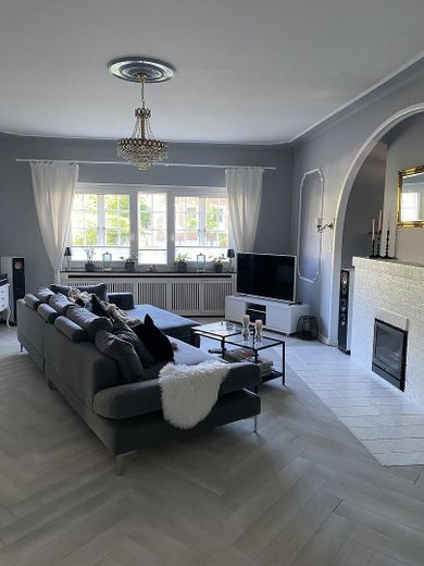 "Villa Rehfuss" Provisionsfreie Stadtvilla mit herrschaftlichem Charme & Top-Anbindung nach Bremen – Wohnzimmer