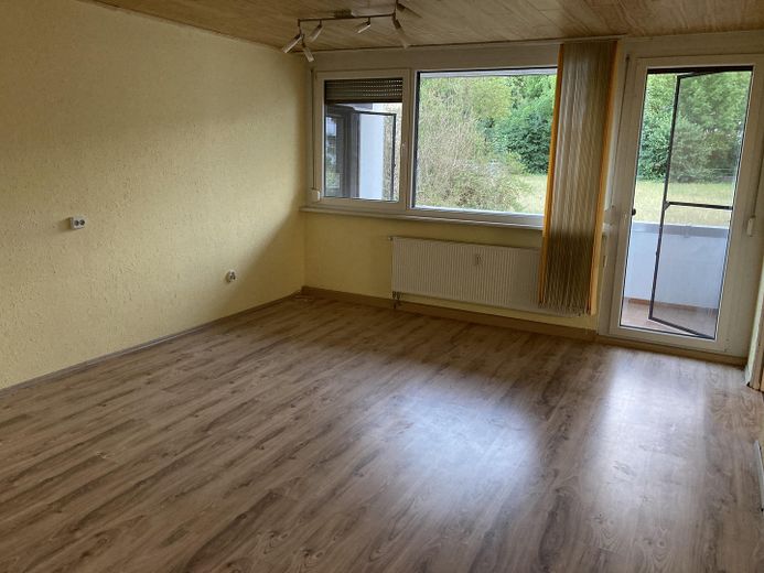 Wohnzimmer Richtung Balkon 2