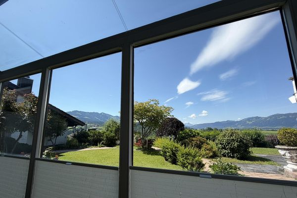Piso modernizado de 2,5 habitaciones con unas vistas de ensueño a las montañas