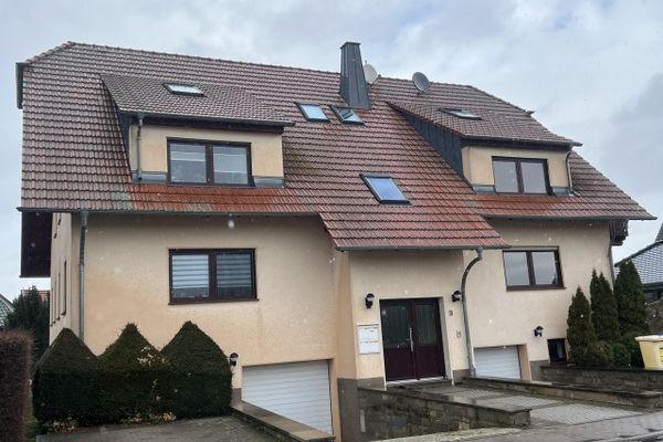 Niederdorla, mitad de una casa para 4 familias