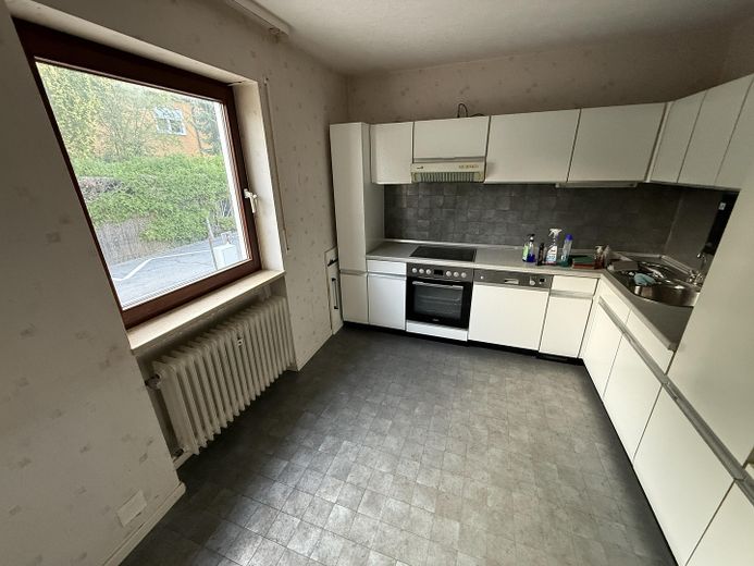 Platz für die ganze Familie: 5-Zimmer-Reiheneckhaus in zentraler Lage von Schwabach – Einbauküche