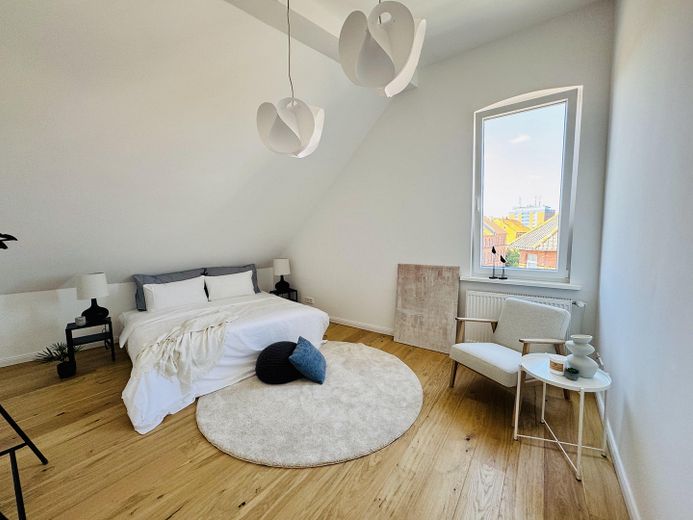 Kapsamlı yenilenmiş eski bina dairesi Lüneburg – 2,5 oda, komisyonsuz – Schlafzimmer