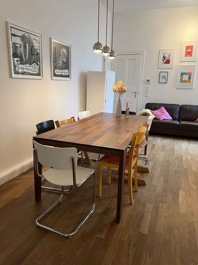 Tolle 4 Zimmer Altbauwohnung in Kreuzberg mit Wohnküche nahe Paul-Lincke Ufer, Südbalkon, Parkett – Wohnküche