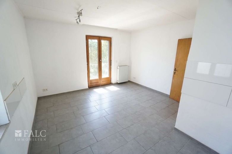 Familienhaus in ansprechender Lage (UKS) zu verkaufen! – Küche EG