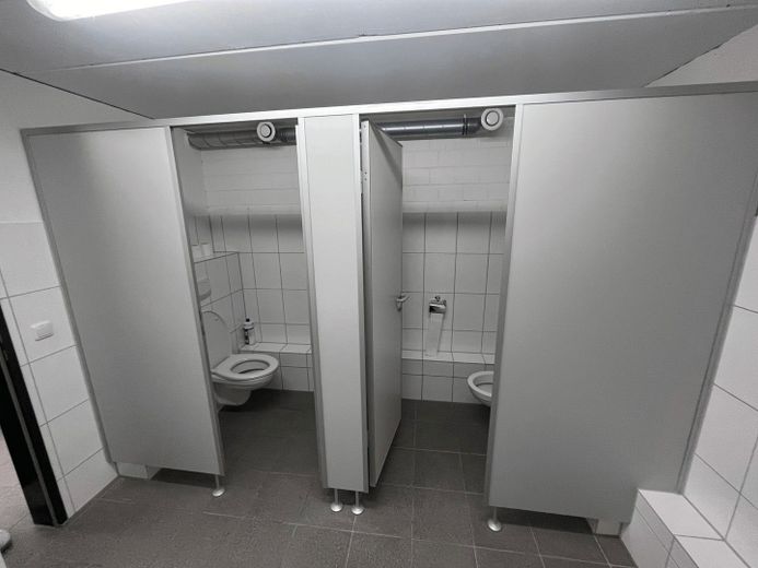 Toiletten im Untergeschoss