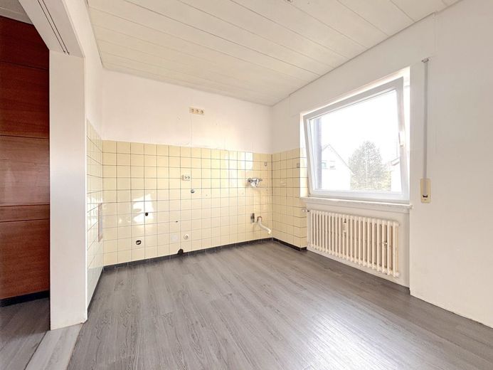 Diamante grezzo: appartamento di 4 locali con balcone – Küche