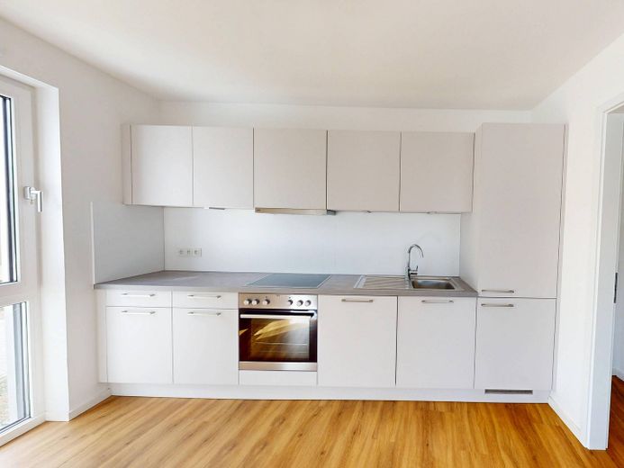 Lichtdurchflutete 3-Zimmer-Wohnung mit EINBAUKÜCHE, BALKON und 2 Bädern – Küche