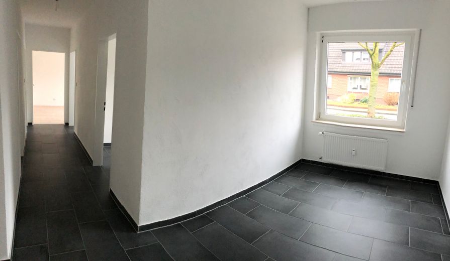 Renovierte 4-Zimmer-Wohnung mit Garten in Rheine-Hauenhorst – Flur/Essbereich