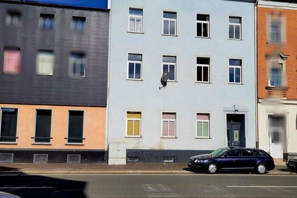 Casa plurifamiliare con 4 appartamenti in posizione vicina al centro a Plauen
Investimento di capitale, buon rendimento !