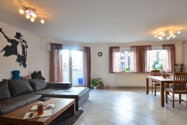 Hamm-Wiescherhöfen'de 2 banyolu, balkonlu ve park yeri bulunan aydınlık dubleks daire