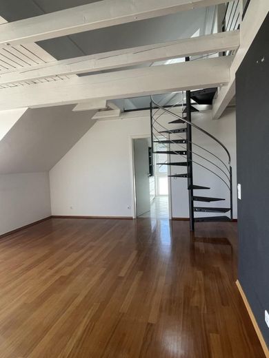 Galeriewohnung zum Wohlfühlen mit schöner Aussicht. Licht. Weite. Natur. – Wohnbereich