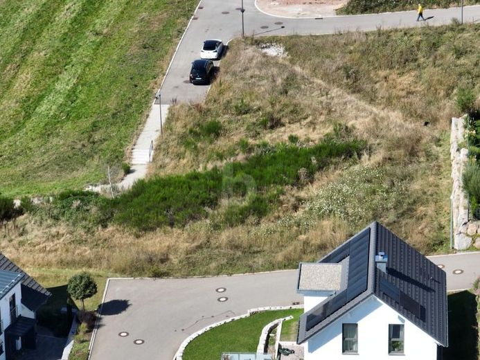 BAUPLATZ MIT WEITSICHT – Foto 1