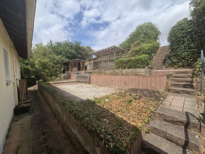 Freistehendes Einfamilienhaus mit Panoramablick über Bad Kreuznach – Foto 12