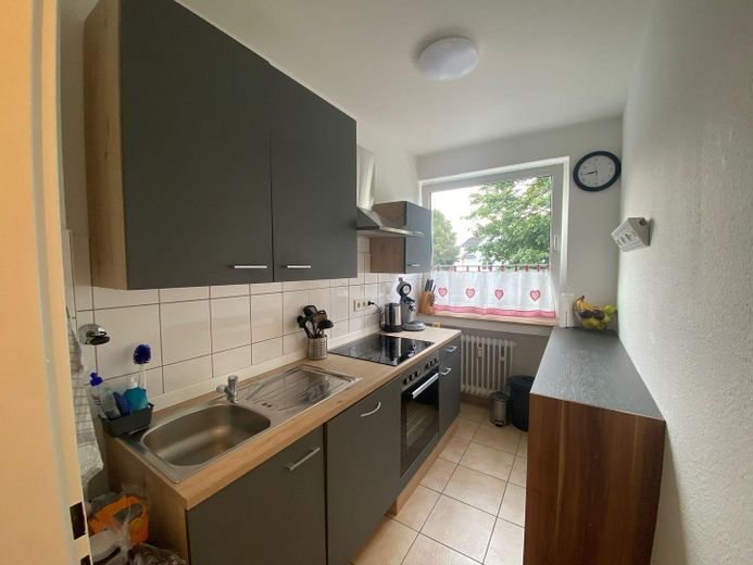 MFH Ratingen Mitte, 14 Wohnungen 790 qm Wfl., 6 Garagen, 3 Stellplätze – Whg. re, Küche