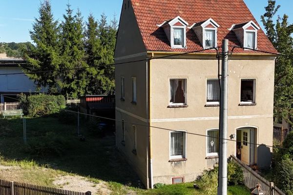 Sanierungsbedürftiges EFH in grüner Lage