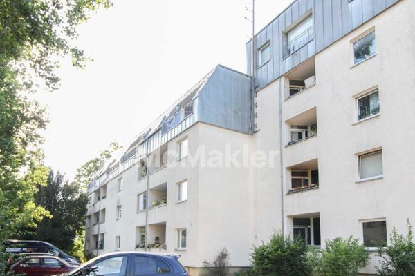 Investimento interessante – appartamento mansardato di 2 locali affittato con balcone esposto a sud a Spandau