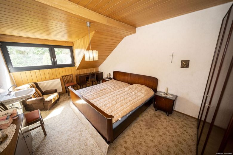 Ihr neues, gemütliches Zuhause in Zentrumsnähe von Püttlingen – Zimmer 3 Dachgeschoss