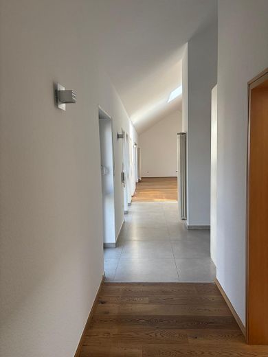 Maisonette Wohnung in zentraler und ruhiger Lage von Rheingönheim – Flur 1.OG