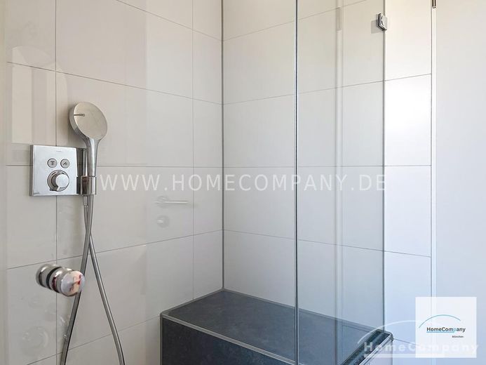 Wohnen mit Stil in Sendling – Neu möbliert  &  bezugsbereit – de5f9ac9ac3e66d083d01cb9b6dac35ee474a55a.jpg