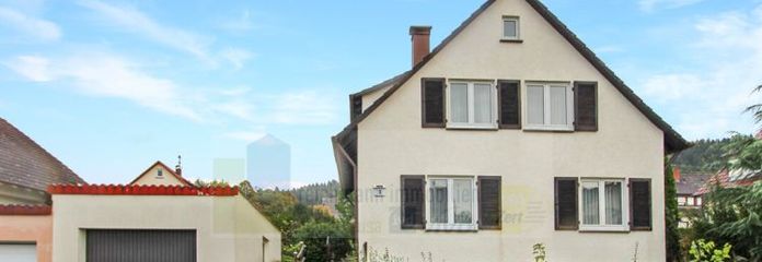 Abitare in modo adatto alle famiglie a Rottweil-Göllsdorf – casa indipendente con garage e molteplici possibilità