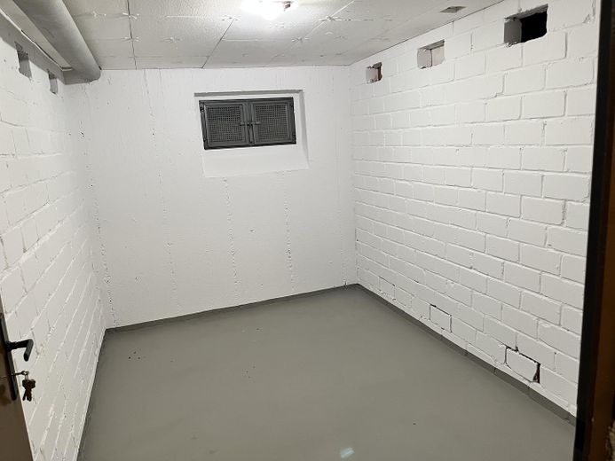 Top renovated 2-room apartment with balcony, car parking space - ready to move in immediately – Foto 18