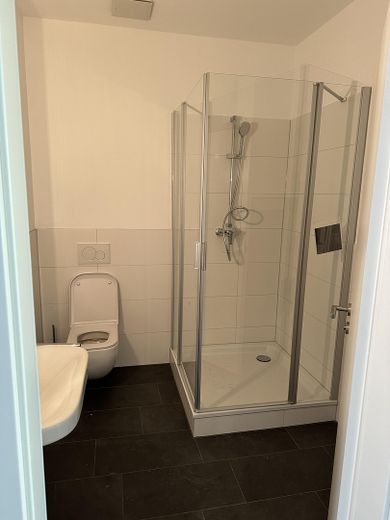 Renovierte 2 - Zimmer Wohnung direkt am Rotkreuzplatz – Foto 2