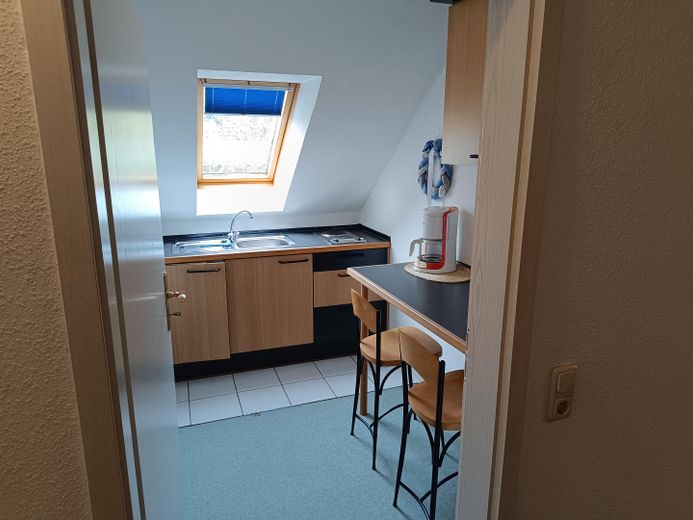 Traumhaus mit Sauna & großzügigem Gartengrundstück in Aurich-Wiesens – Provisionsfrei – Kleine Küche im Dachgeschoss