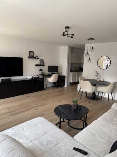 Wohnung 2,5 Zimmer 55 qm kernsaniert Provisionsfrei – WZ