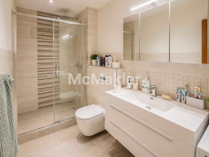 Erbpacht: Gepflegte 3-Zimmer-Maisonette mit Südbalkon, Tiefgarage & Pool in Hannover – Foto 1